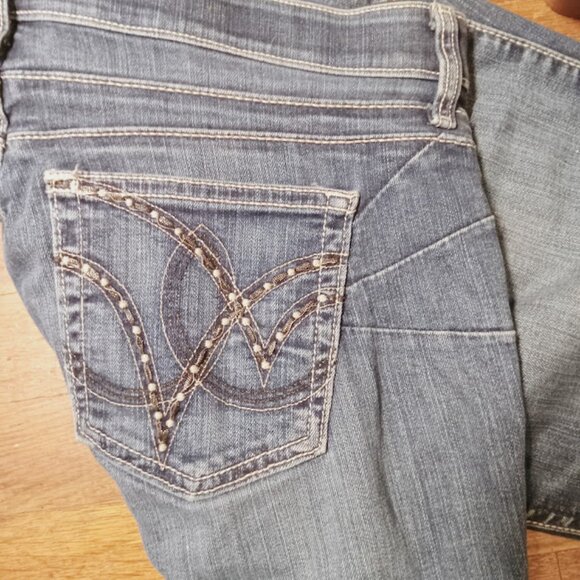 Wrangler 11/12 x36 Womans Strait Leg Blue Jeans Country Classic - Picture 6 of 11